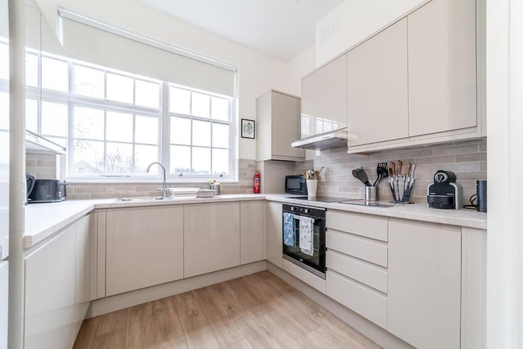 Spacious & Central 3-Bed Flat By Popular Waterloo! London Eksteriør bilde