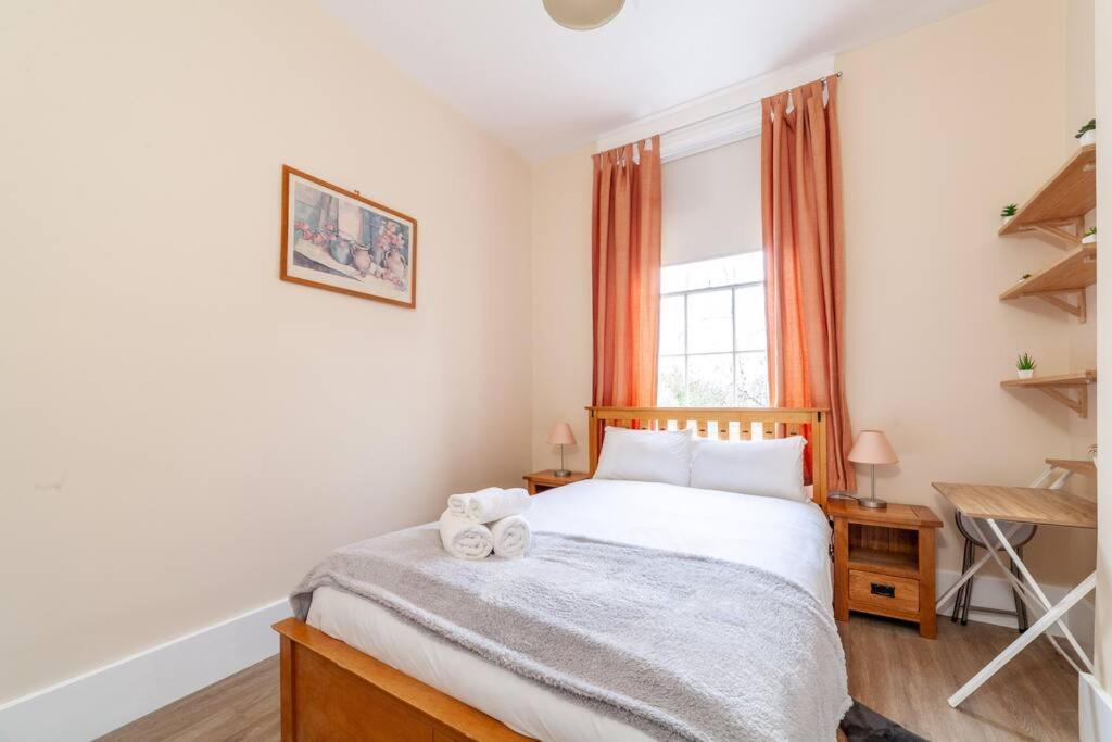 Spacious & Central 3-Bed Flat By Popular Waterloo! London Eksteriør bilde